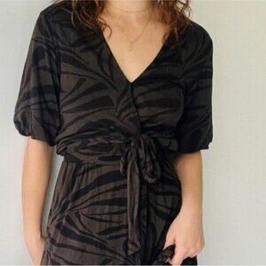 Z Supply Evereve Clara Tropical Zebra Wrap Top Puff Sleeves Olive Green Black M